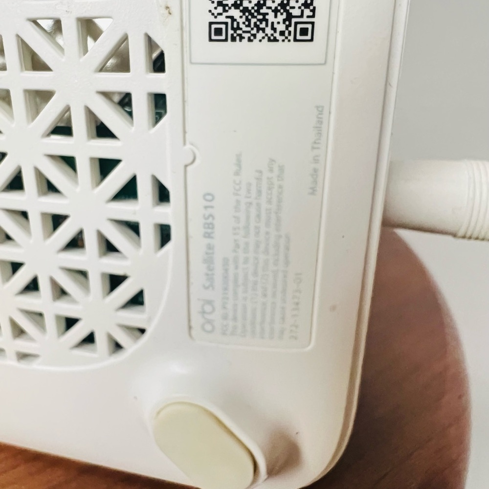 NETGEAR [RBS10] Orbi Mesh WiFi Router RBR10 and Satellite RBS10 with Power Cords - Picture 8 of 10